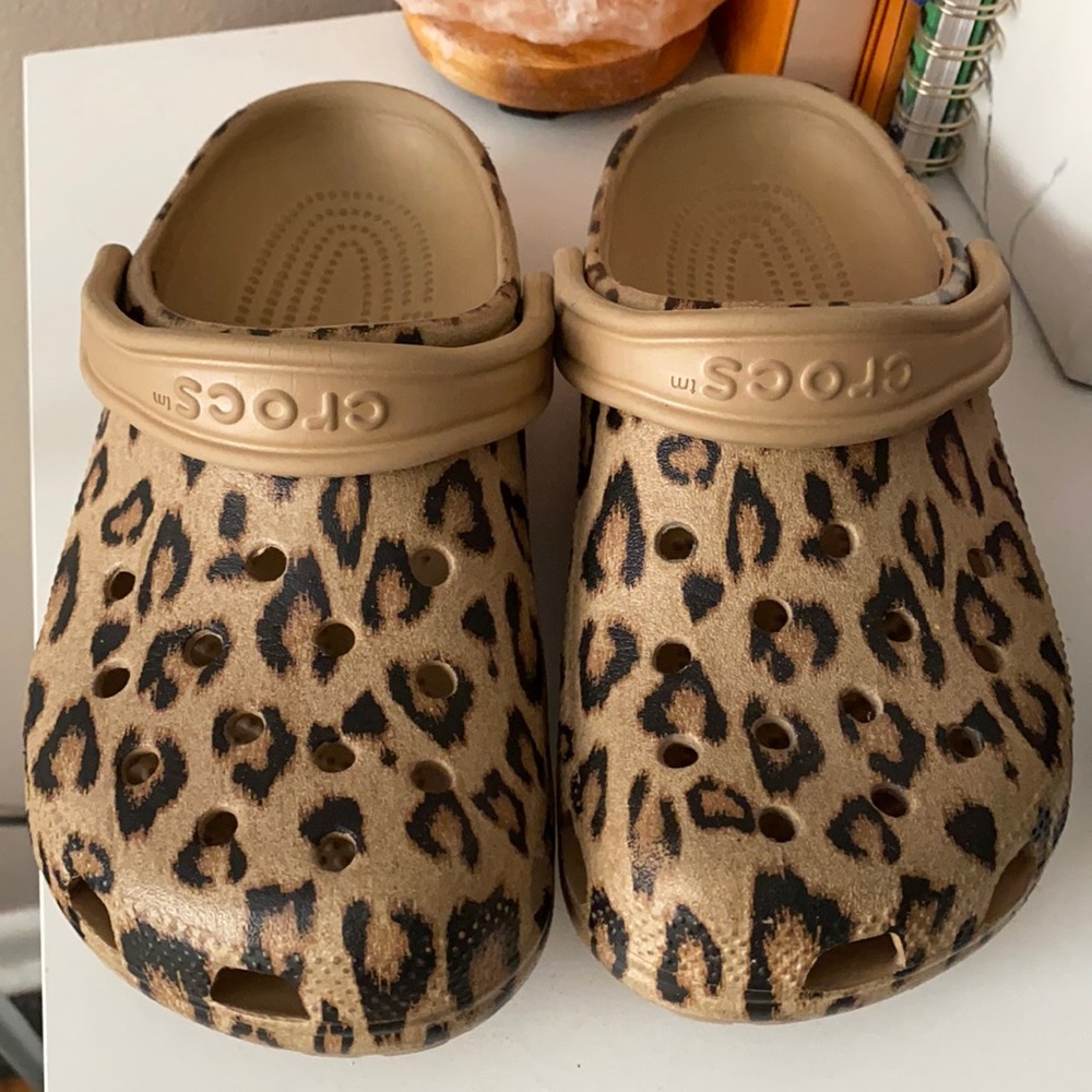 CROCS